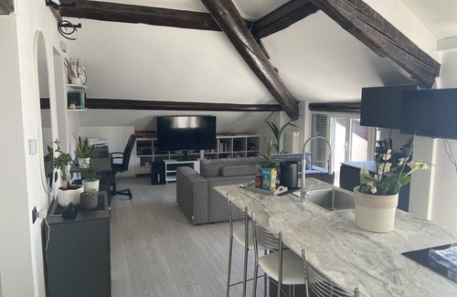 Albate Wohnung | Rooftop Openspace With Balconies, Parking and bbq