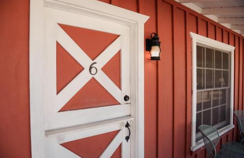 Joshua Tree Hotel | Room 6 - Downtown Joshua Tree Motel - Pet Friendly - Walk to Shops & Visitor Center, Minutes to Park Entrance