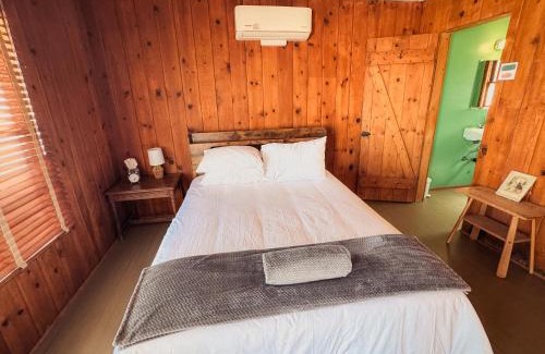 Joshua Tree Hotel | Room 7 - Downtown Joshua Tree Motel - Pet Friendly - Walk to Shops & Visitor Center, Minutes to Park Entrance