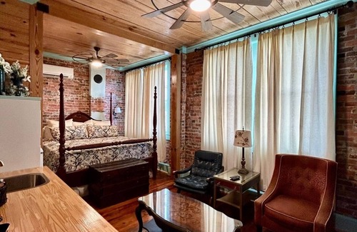 Carthage Hotel | Room 7 (sleeps 2) at Chipley's Squareview Inn