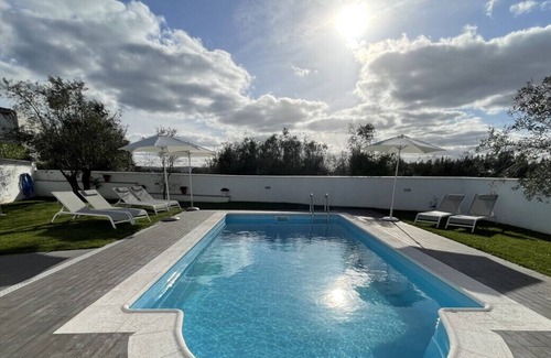 Penacova Haus | Room in a hotel with a pool