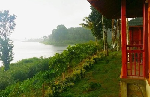 Vazhavatta Haus | Room-lakerose Wayanad Resort - Water Fro