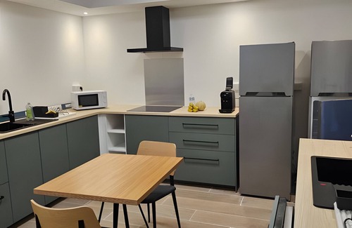 Salies-du-Salat Wohnung | Room 'Room 7' with Shared Terrace, Wi-Fi, and Air Conditioning