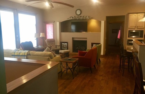 Sturgis Haus | Raum zum Durchstreifen in diesem schönen Haus!