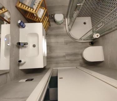La Linea de la Concepcion Haus | Room with private bathroom in shared apartment 50m from Gibraltar