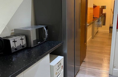 Manchester Haus | Room with en-suite bathroom