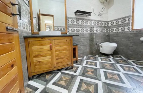 Aleo Hütte | Room with Magnificent views| Olive Manali Cottage