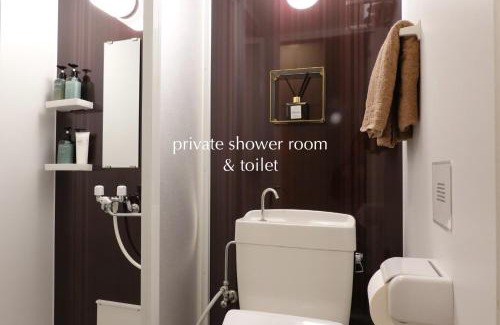 Fuchu Wohnung | ROOMs 002 カフェ併設 綺麗なワンルーム 分倍河原駅から徒歩3分