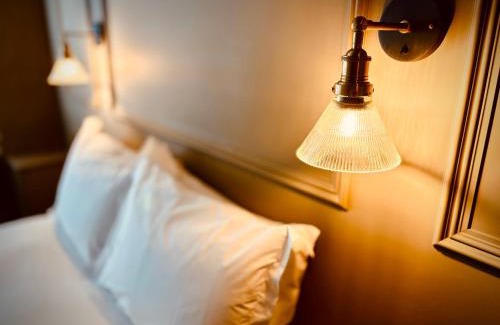 Poole Hotel | ROOMS AT THE QUAYSIDE - stylish en-suite rooms on Poole Quay all fully refurbed