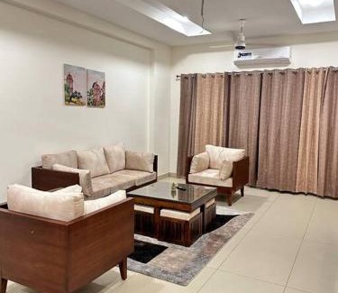Rishikesh Wohnung | RootHouse by The Big Bear