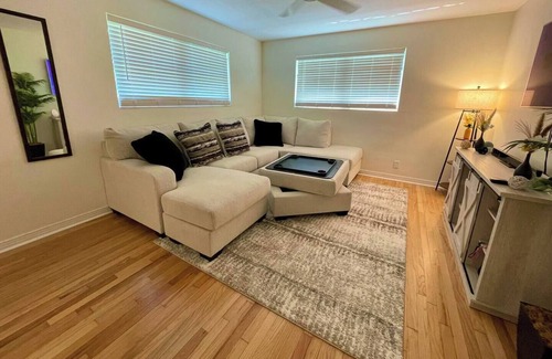 Williston Haus | Rosa Cottage-Entire House