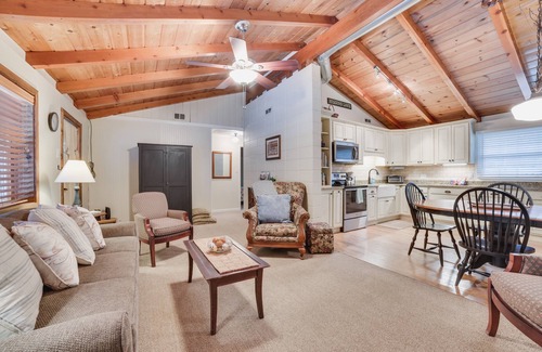 Higgins Lake Hütte | Roscommon Cottage - Walk to Higgins Lake!