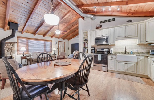 Higgins Lake Hütte | Roscommon Cottage - Walk to Higgins Lake!