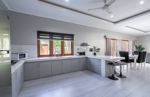 Legian City-Centre Haus | Rose, 3 Bedroom VIlla, Hidden Oasis in Legian