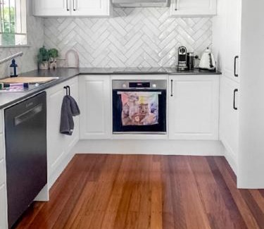 Indooroopilly Haus | Rose Cottage