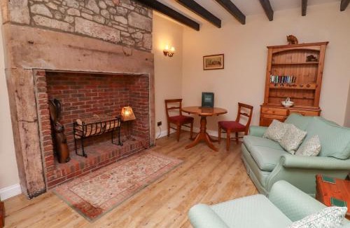 Akeld Haus | Rose Cottage