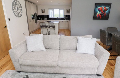 Dunstan Haus | ROSE COTTAGE, with open fire in Embleton