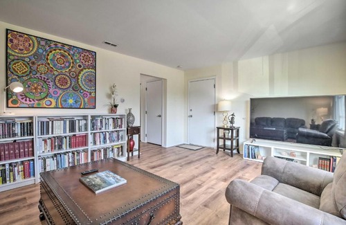 Roselle Wohnung | Roselle Apt half Mi to Metra Ride to Chicago!