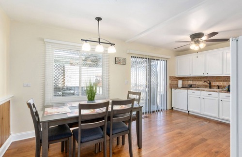 Roselle Haus | Roselle Rental