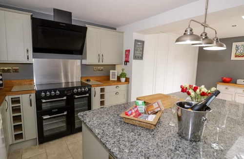 Moreton-in-Marsh Hütte | ROSEMEAD, pet friendly, with a garden in Moreton-In-Marsh