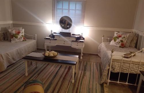 Klerksdorp Bed & Breakfast | Roses and Pebbles B & B Guest House