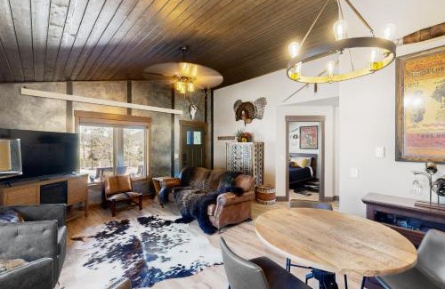 Sturgis Haus | Rost Place Round-Up