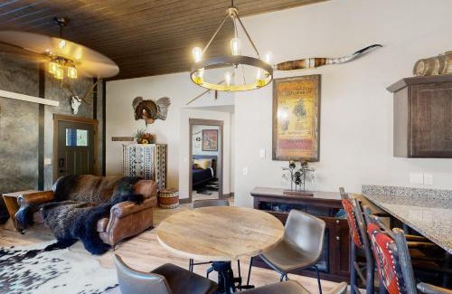 Sturgis Haus | Rost Place Round-Up