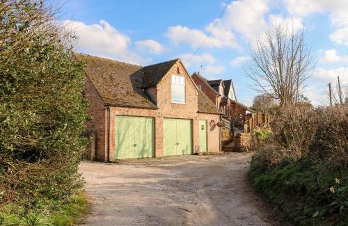 Ellastone Haus | Roston Retreat