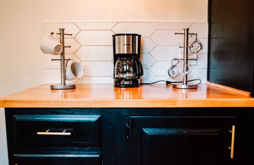 Roswell Haus | Roswell Retreat Near Canton Street