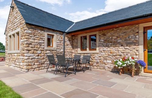 Settle Haus | Routster Cottage