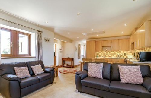 Settle Haus | Routster Cottage