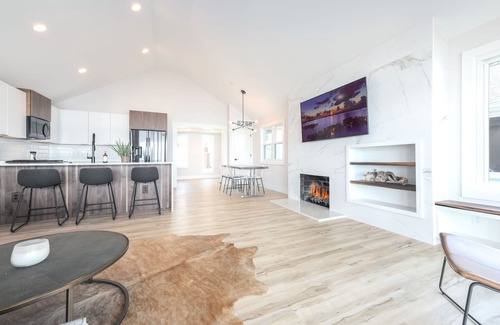 Russells Point Haus | Roxie's Modern Lake Front House on the water!