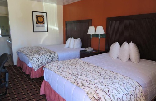 Medford Hotel | Royal Crest Motel