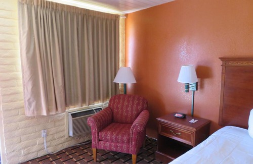 Medford Hotel | Royal Crest Motel