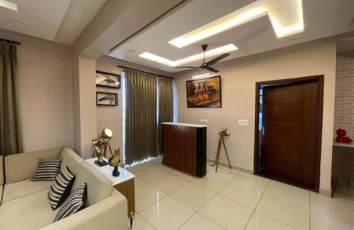 Ludhiana Wohnung | Royal Flush at Rajgadh Heights 2BHK By THE LOSTINN