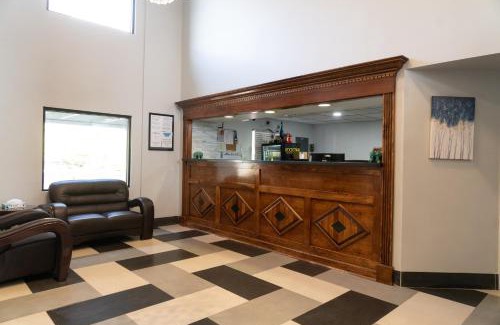 Akron Hotel | Royal Inn & Suites