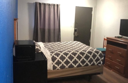 Chambersburg Hotel | Royal Inn