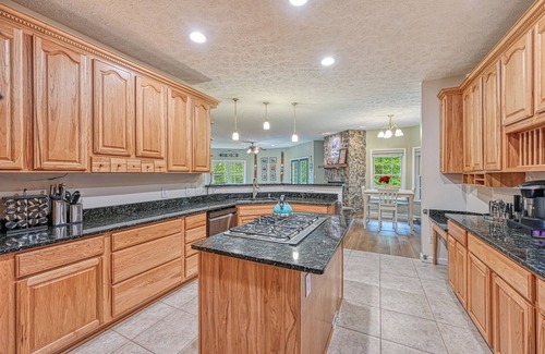 Cats Paw Haus | Royal Oaks Private Oasis - Lake Getaway