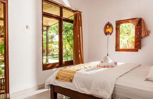 Tua Haus | Rumah Desa