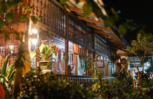 Candikuning Haus | rumah kayu sulawesi antique