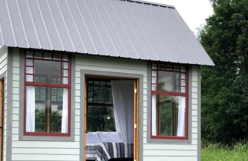 Greenwich Haus | Runamuk Farm Camp with a View near the Adirondacks