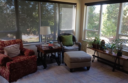 Klamath Falls Haus | Running Y custom single level home with large deck for relaxing.