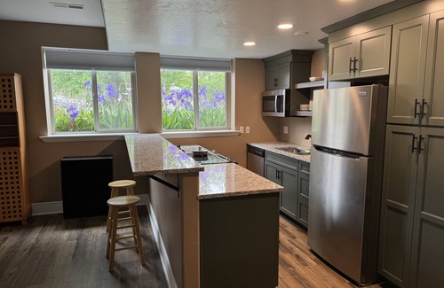 Ogden Wohnung | Rural Getaway 4-bedroom Basement Unit in Quiet Uintah