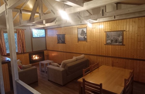 Yeste Kabine | Rural House A1 next to the Tus River with swimming pool