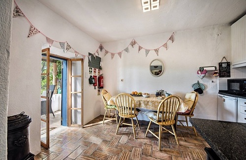 Fonte do Bispo Haus | Rustic 3-bedroom Country Retreat With Pool, Free Wi-fi, and Breathtaking Views