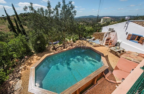 Fonte do Bispo Haus | Rustic 3-bedroom Country Retreat With Pool, Free Wi-fi, and Breathtaking Views