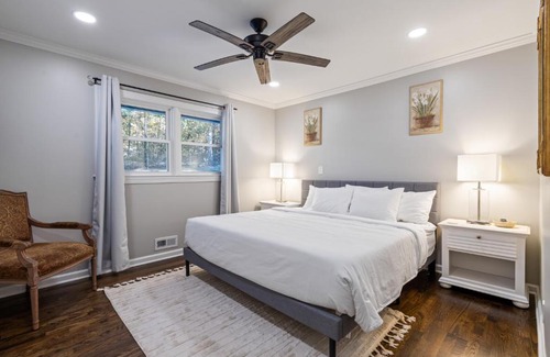 Cartersville Haus | Rustic 3BR Home in a Natural Cartersville Getaway