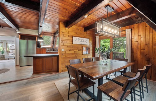 LaFayette Skihütte | Rustic A Frame Cabin. Nature retreat on 4 acres! 15 minutes from 3 waterfalls