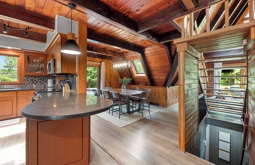 LaFayette Skihütte | Rustic A Frame Cabin. Nature retreat on 4 acres! 15 minutes from 3 waterfalls