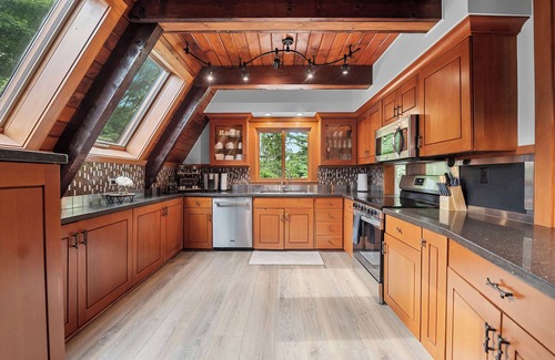 LaFayette Skihütte | Rustic A Frame Cabin. Nature retreat on 4 acres! 15 minutes from 3 waterfalls